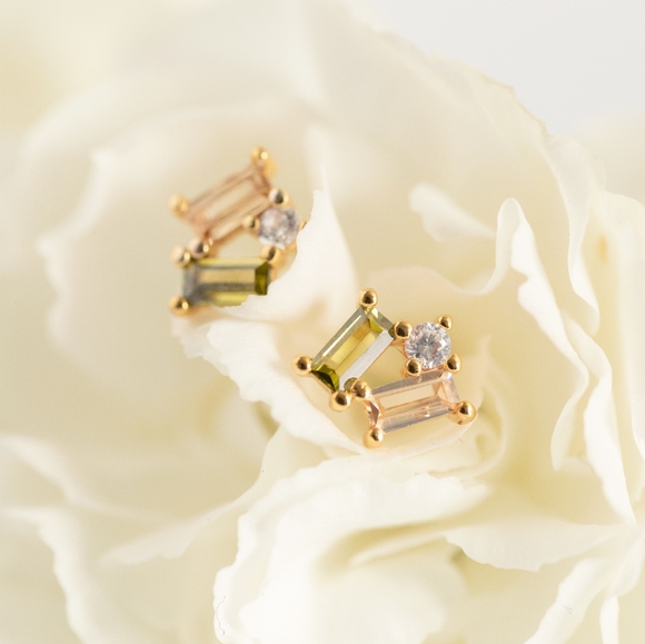 Sophia Stud Earrings (S925) - Picture 4 of 6